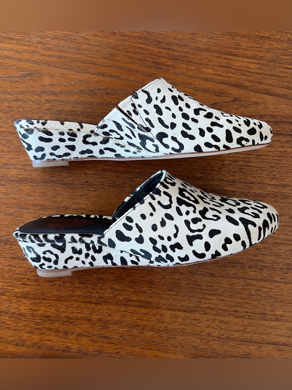 Charlotte Stone “Snow Leopard” Calf Hair Mules/ Flats • Size 7 • Vero Cuoio - Picture 5 of 8